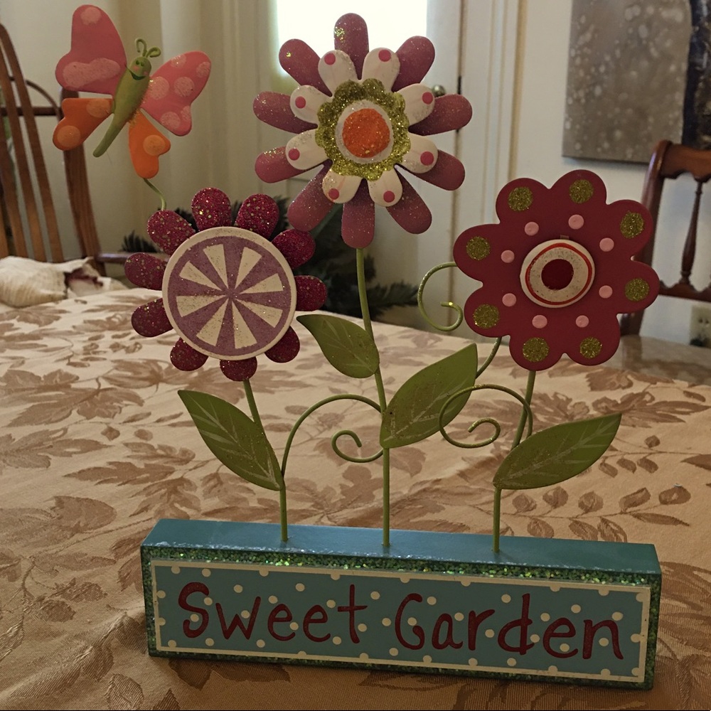 Tin decor